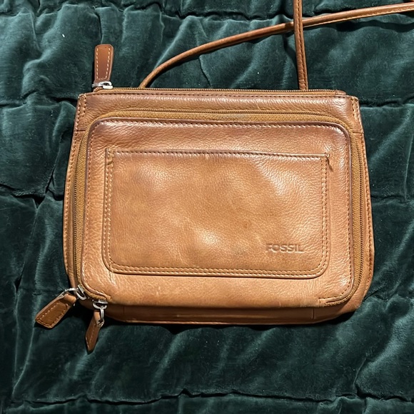 Fossil crossbody purse - Picture 1 of 3